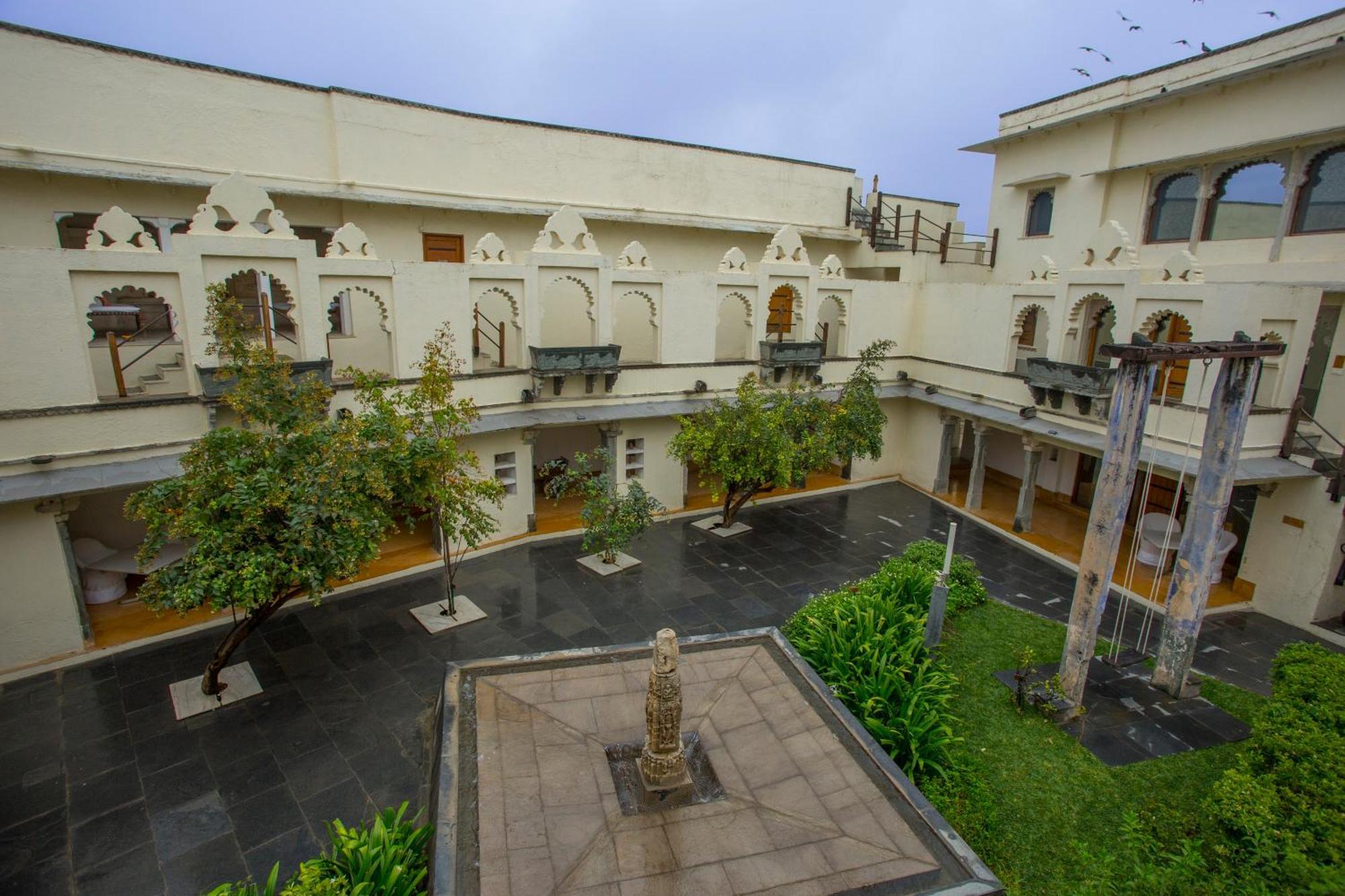RAAS Devigarh Hotell Delwāra Exteriör bild