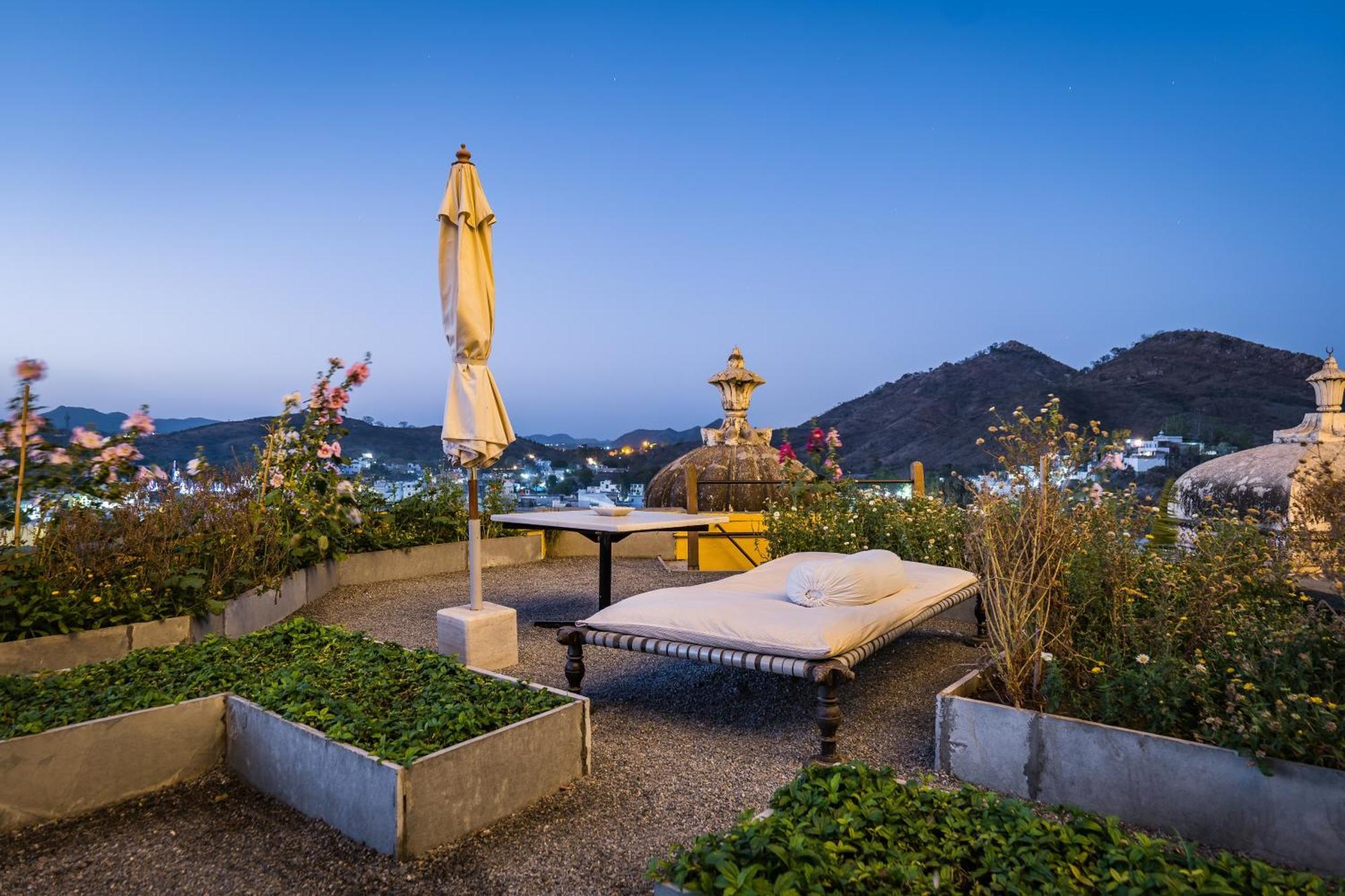 RAAS Devigarh Hotell Delwāra Exteriör bild